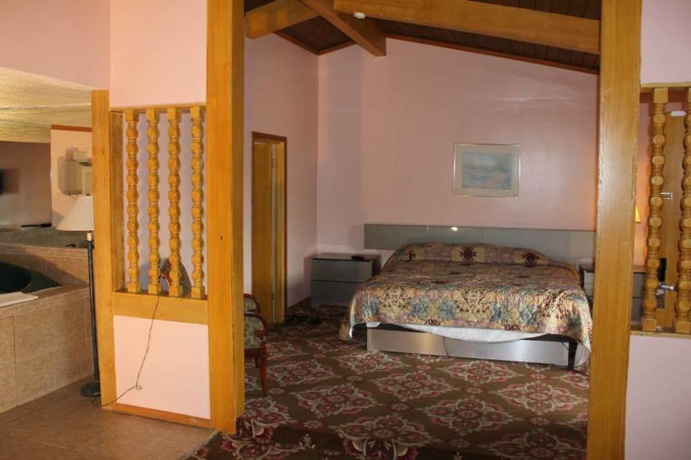 Presidential Inn And Suites Лионс Экстерьер фото